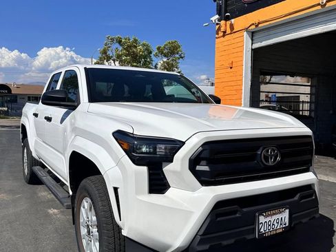 Used 2024 Toyota Tacoma SR RWD image 1