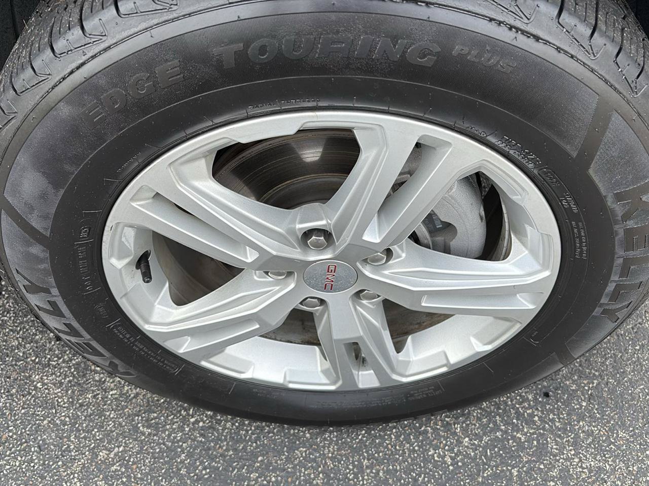 Used 2024 GMC Terrain SLE AWD/4WD image 11