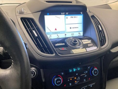 Used 2017 Ford Escape Titanium image 5