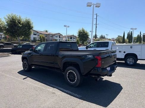Used 2024 Toyota Tacoma TRD Off-Road w/ TRD Off Road Premium Package AWD/4WD image 11