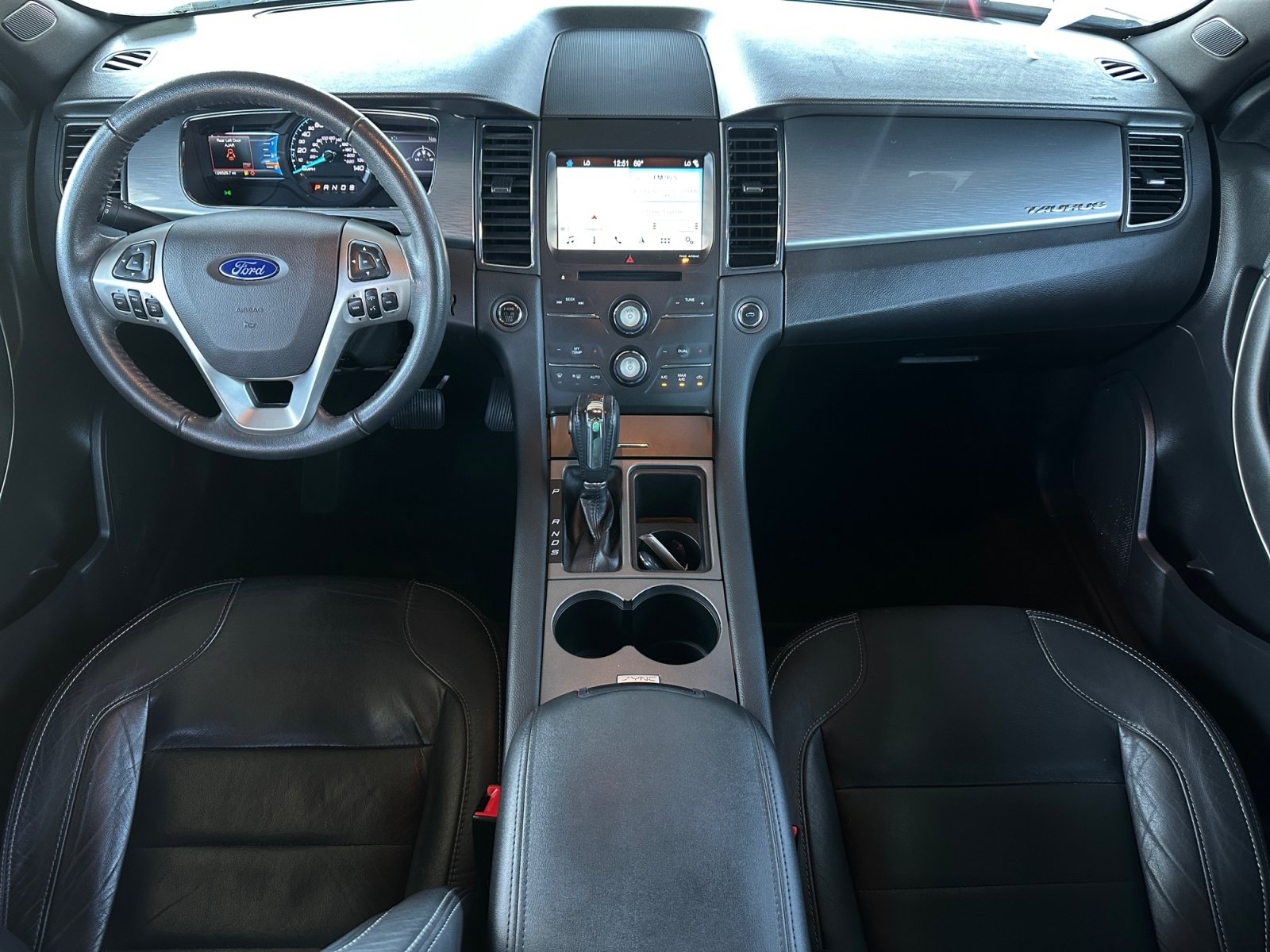 Used 2018 Ford Taurus SEL w/ Equipment Group 201A FWD image 11