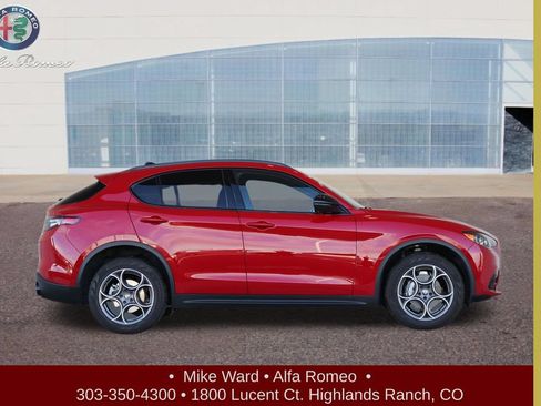 Used 2025 Alfa Romeo Stelvio Sprint AWD/4WD image 7
