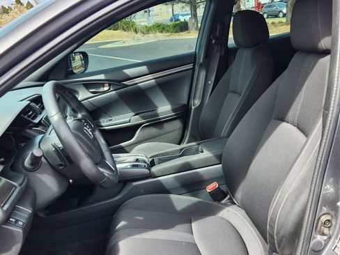 Used 2017 Honda Civic Sport image 8