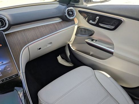 Used 2022 Mercedes-Benz C 300 Sedan image 17