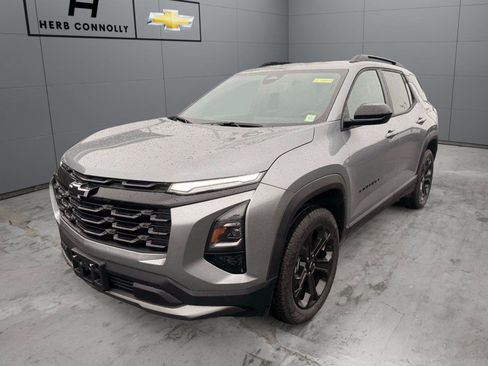 New 2026 Chevrolet Equinox LT w/ Convenience Package II AWD/4WD image 2