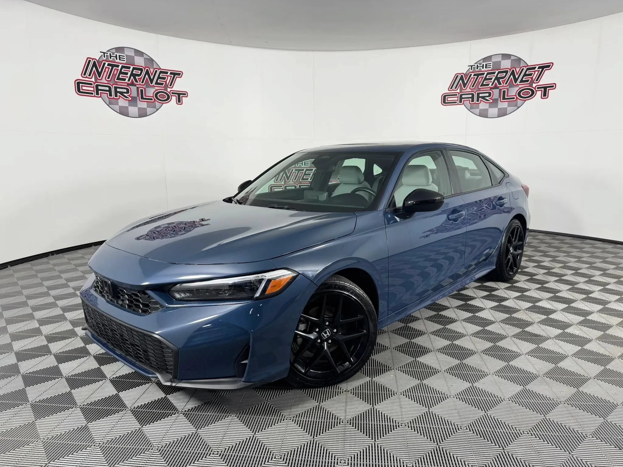 Used 2025 Honda Civic Sport Touring image 1