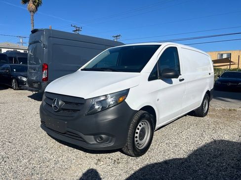 Used 2022 Mercedes-Benz Metris image 4