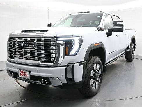 New 2026 GMC Sierra 3500 Denali w/ Denali Reserve Package image 2