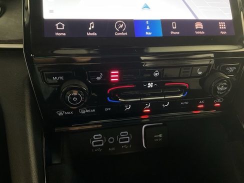 Used 2022 Jeep Grand Cherokee Limited AWD/4WD image 4