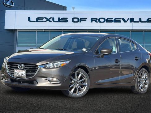 Used 2018 MAZDA MAZDA3 Touring FWD image 1
