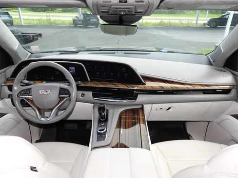 Used 2023 Cadillac Escalade ESV Premium Luxury Platinum w/ Heavy-Duty Trailer Package AWD/4WD image 43
