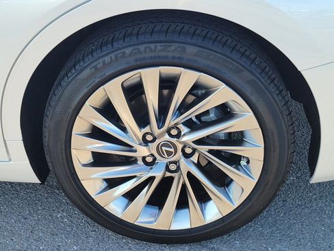 Used 2023 Lexus ES 300h w/ Luxury Package image 11