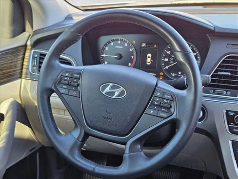 Used 2016 Hyundai Sonata Limited w/ Option Group 05 image 10