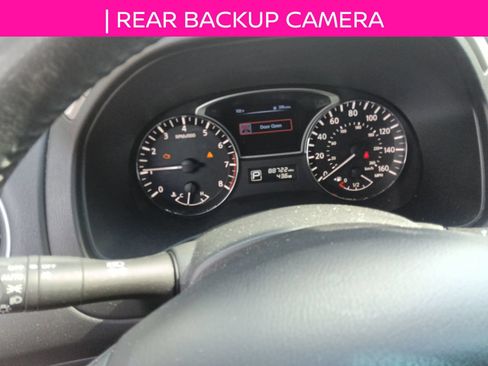 Used 2015 Nissan Pathfinder Platinum FWD image 12