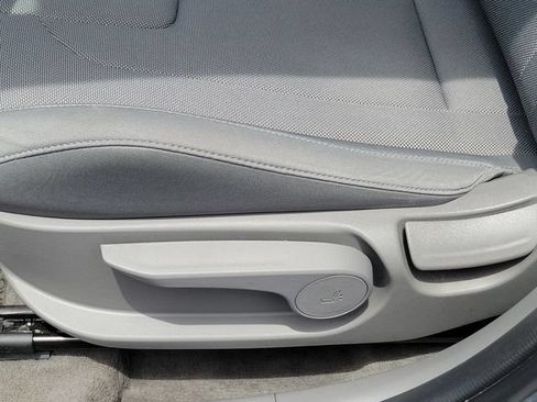 Certified 2023 Hyundai Elantra SE FWD image 20