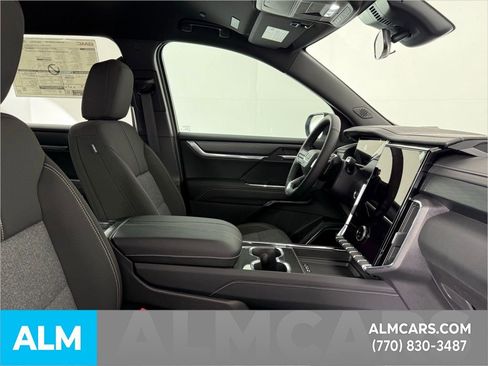 Used 2025 GMC Acadia Elevation image 42