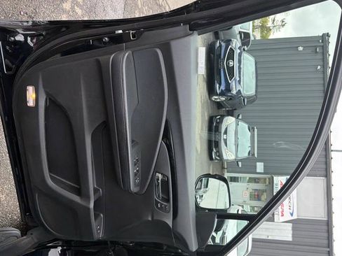 Used 2022 Honda Pilot Touring image 17