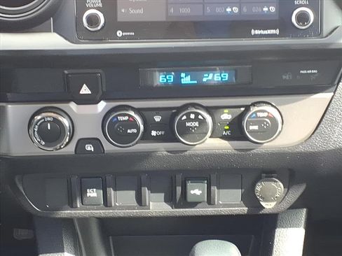 Used 2023 Toyota Tacoma 4x4 Double Cab image 22