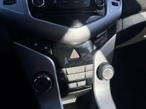 Used 2014 Chevrolet Cruze LT w/ All-Star Edition image 17