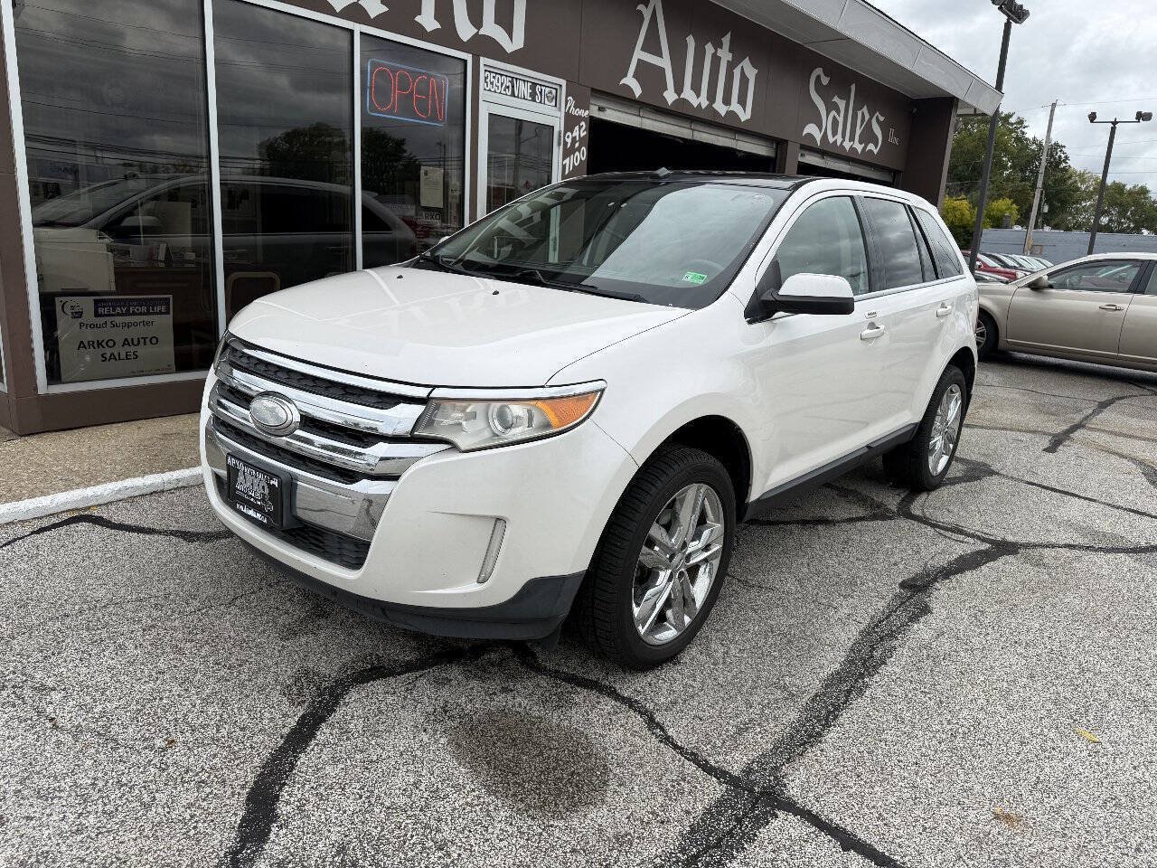 Used 2011 Ford Edge Limited w/ 301A Rapid Spec Order Code FWD image 2