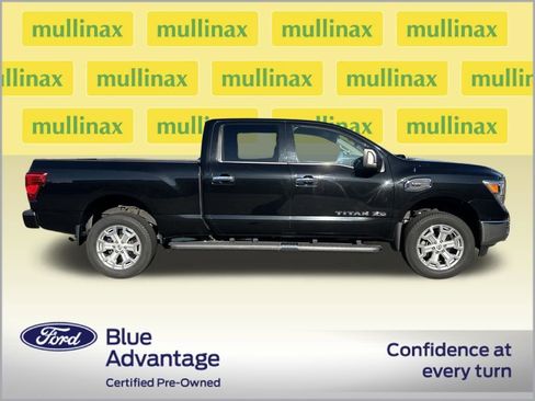 Used 2017 Nissan Titan SV image 2