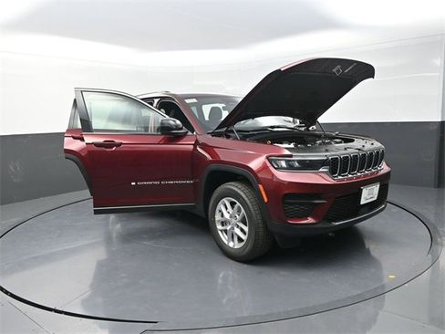 New 2025 Jeep Grand Cherokee Laredo image 25