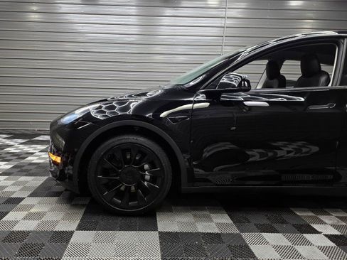 Used 2022 Tesla Model Y Long Range AWD/4WD image 38