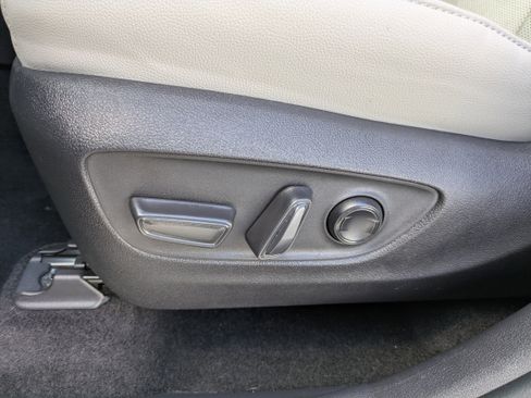 Used 2025 Toyota Grand Highlander AWD Hybrid image 11