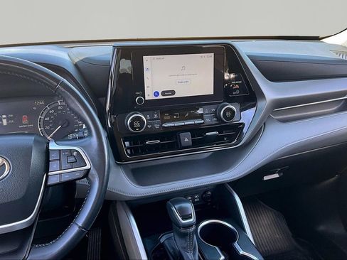 Used 2023 Toyota Highlander LE image 6