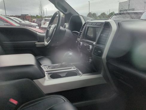 Used 2019 Ford F150 Lariat w/ Equipment Group 502A Luxury AWD/4WD image 8