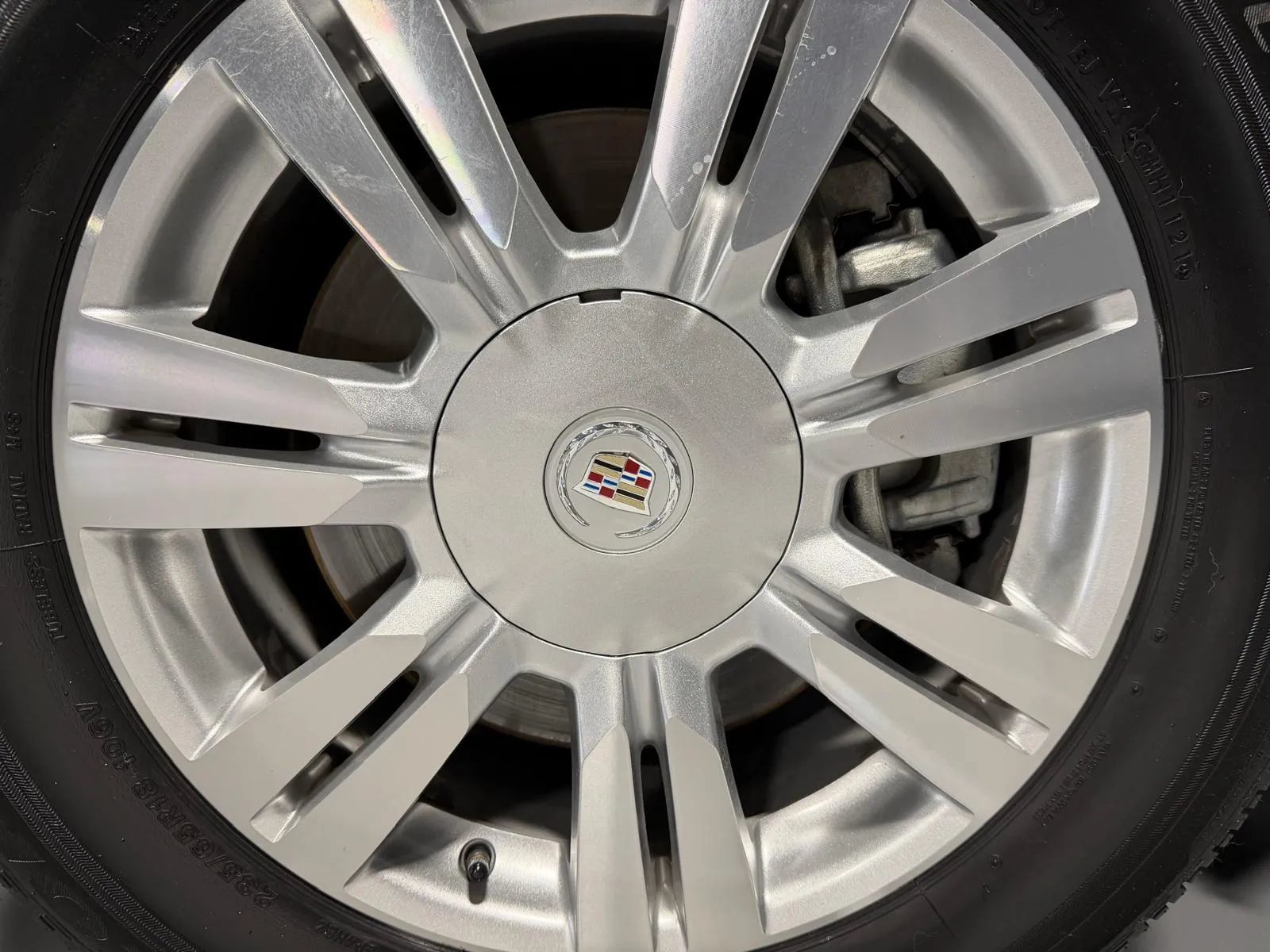 Used 2013 Cadillac SRX Luxury w/ Driver Awareness Package FWD image 10