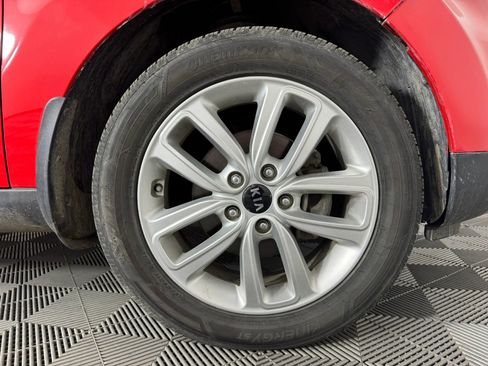 Used 2017 Kia Soul + FWD image 41
