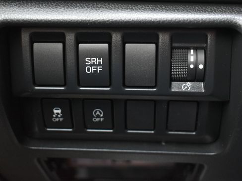 Used 2022 Subaru Forester AWD/4WD image 18