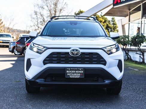 Used 2024 Toyota RAV4 XLE w/ Convenience Package image 6