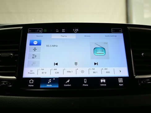 Used 2022 Chrysler Pacifica Touring-L FWD image 23