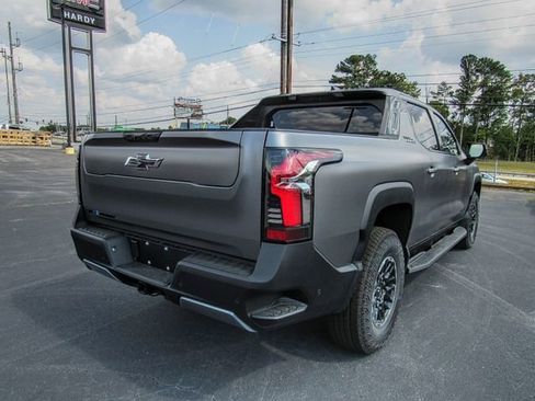 New 2026 Chevrolet Silverado EV Trail Boss image 4