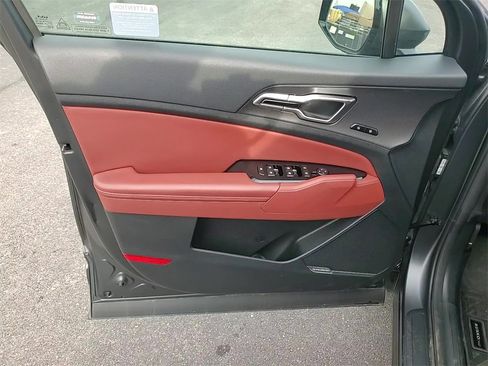 Certified 2025 Kia Sportage SX Prestige image 10