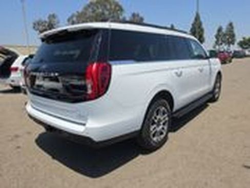 Used 2025 Ford Expedition Max Active AWD/4WD image 4