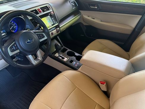 Used 2017 Subaru Outback 2.5i Limited AWD/4WD image 11