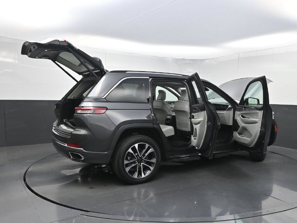 Used 2022 Jeep Grand Cherokee Overland w/ Luxury Tech Group IV RWD image 47
