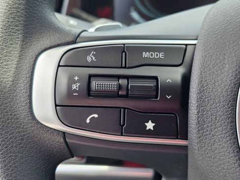 Used 2025 Kia Sportage LX FWD image 19