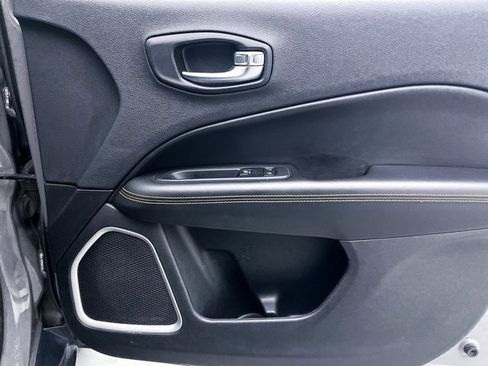 Used 2019 Jeep Compass Limited image 32