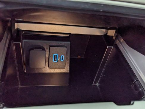 Certified 2022 Ford Explorer XLT w/ Equipment Group 202A image 30