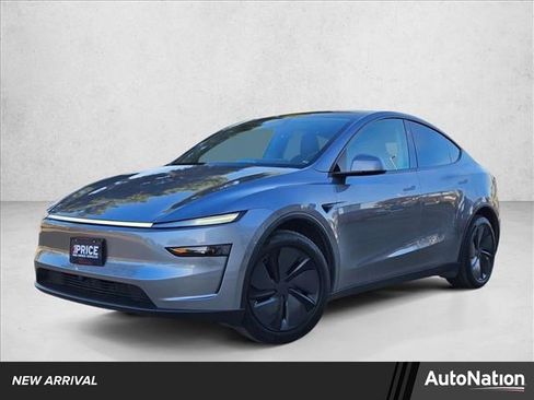 Used 2026 Tesla Model Y Long Range image 1