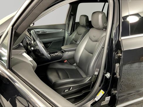 Certified 2024 Cadillac XT6 Luxury AWD/4WD image 21