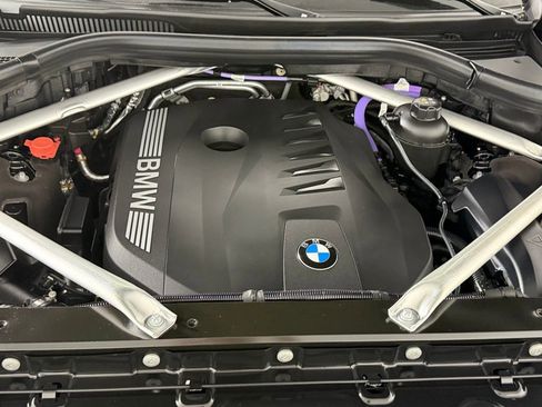 Used 2025 BMW X7 xDrive40i AWD/4WD image 33