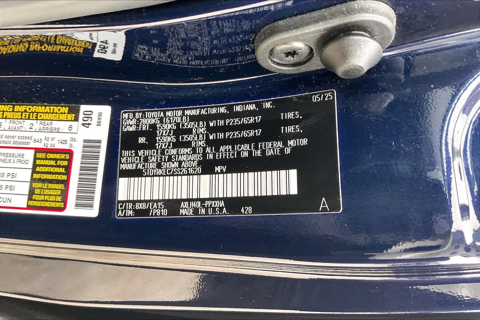 Used 2025 Toyota Sienna XLE FWD image 33