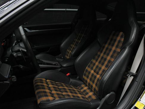 Used 2020 Porsche 911 Carrera 4S AWD/4WD image 28