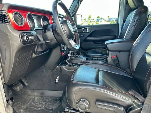 Used 2019 Jeep Wrangler Unlimited Rubicon w/ Cold Weather Group AWD/4WD image 25
