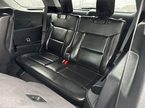 Used 2023 Ford Explorer XLT w/ Equipment Group 202A image 18